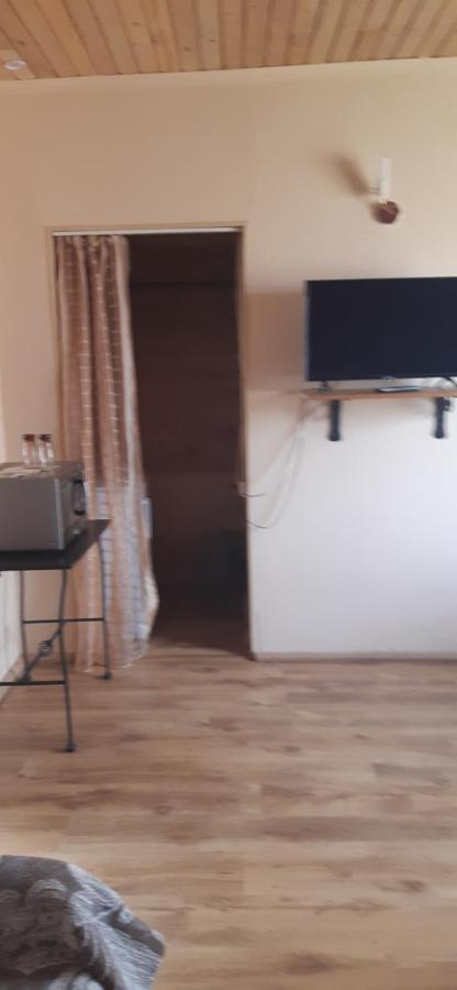 Hotel Viesu Nams "Laimes Pakavs" Straupe Exterior foto