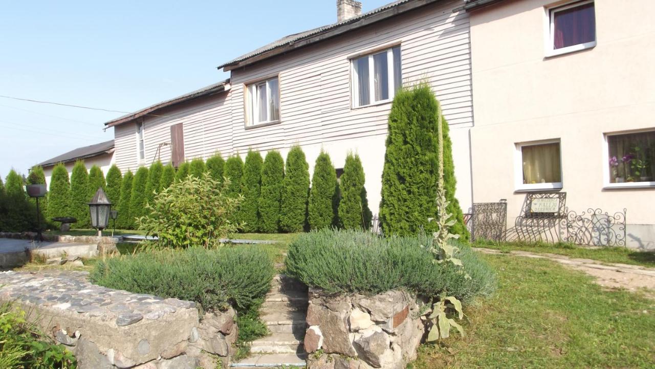 Hotel Viesu Nams "Laimes Pakavs" Straupe Exterior foto