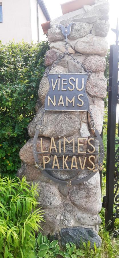 Hotel Viesu Nams "Laimes Pakavs" Straupe Exterior foto