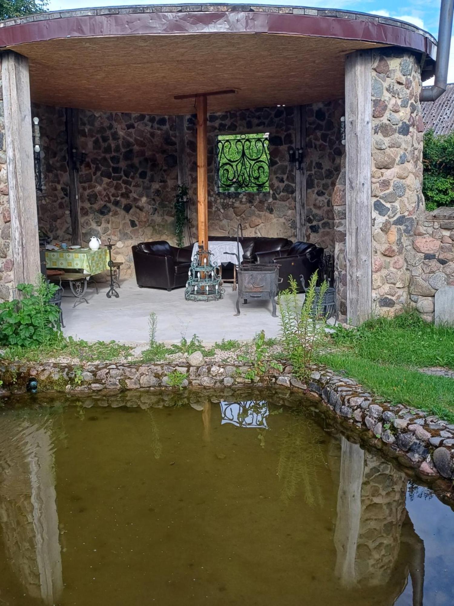 Hotel Viesu Nams "Laimes Pakavs" Straupe Exterior foto